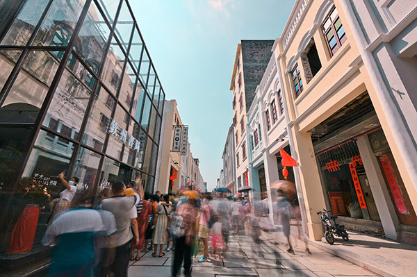 2极具岭南特色的钦州老街骑楼-张晓冬摄.jpg 2极具岭南特色的钦州老街骑楼-张晓冬摄.jpg