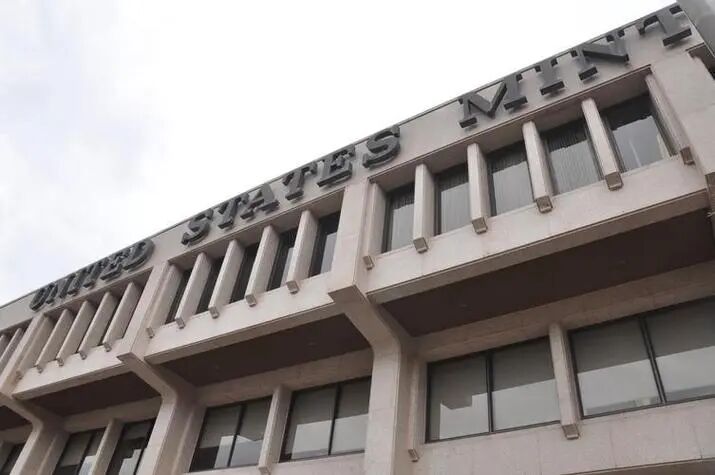 美国建国250周年纪念硬币今起发售 多款新版设计亮相