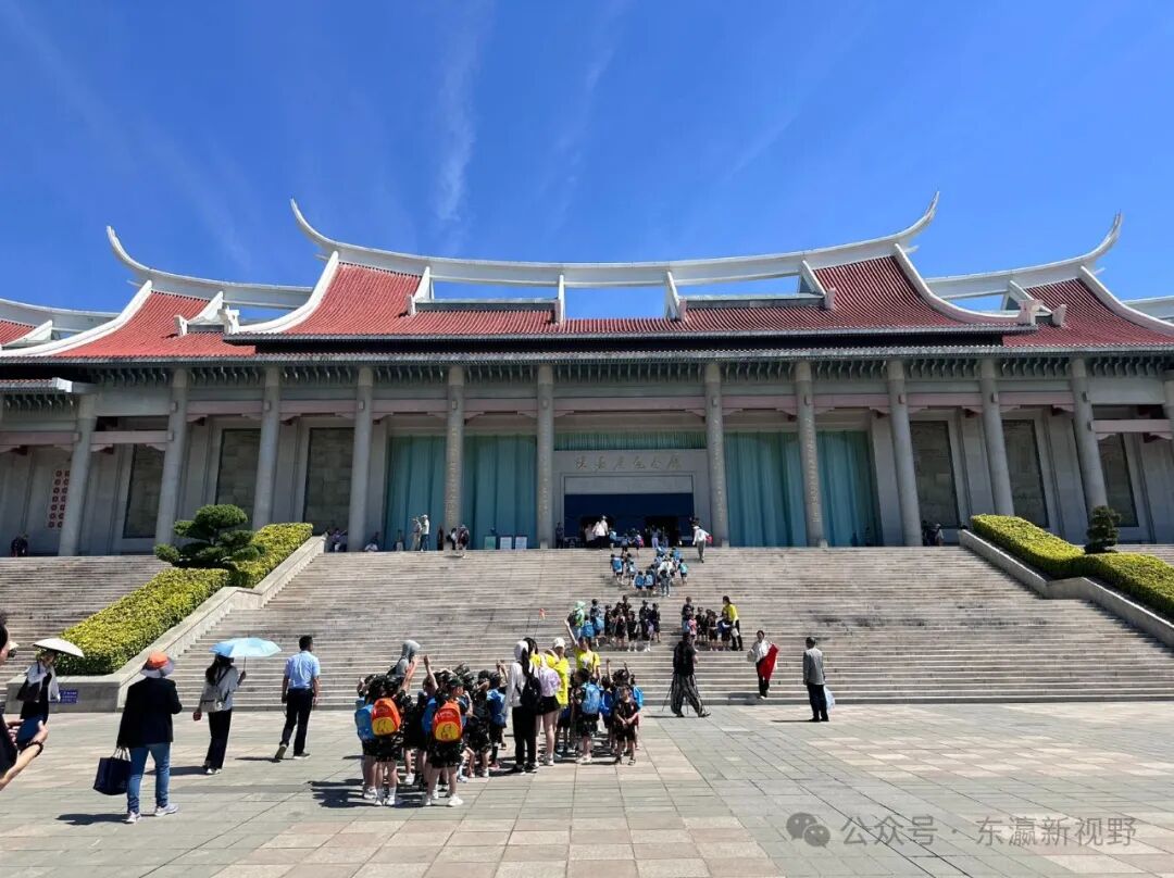 这几张珍贵的老照片，就足以感受到“华侨旗帜,民族光辉”陈嘉庚先生的伟大！